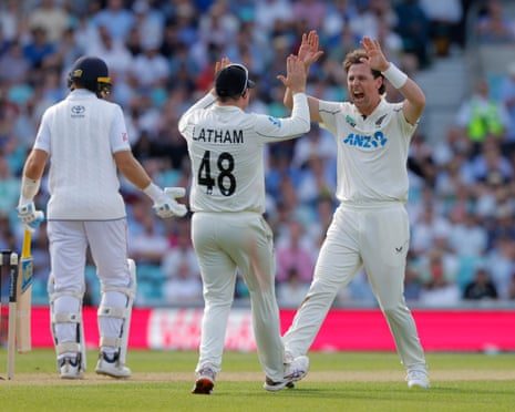 New Zealand Gains Momentum with Phillips Century and England's Struggles