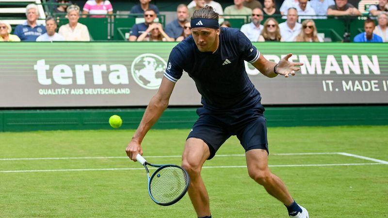 Alexander Zverev erreicht erneut das Viertelfinale in Halle und bleibt Titelanwärter