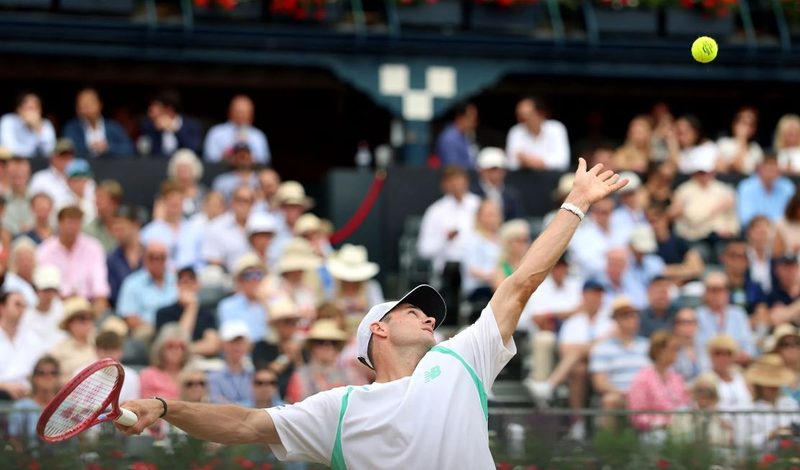 Tommy Paul e Alejandro Davidovich Fokina se enfrentam por vaga na semifinal do Queen’s