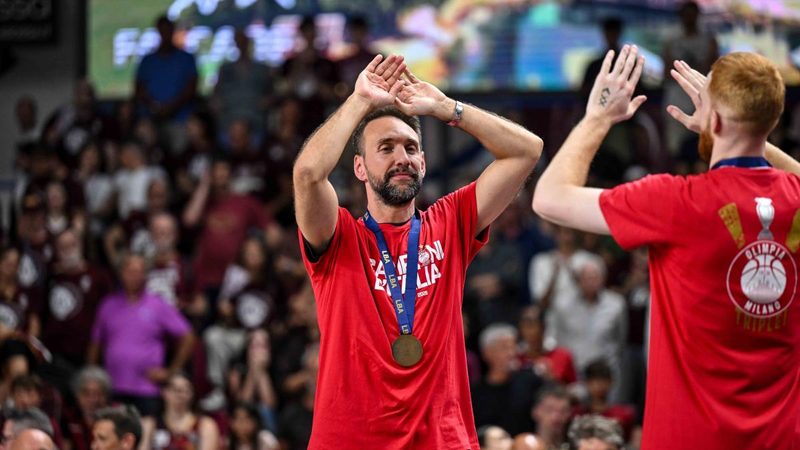 Giuseppe Poeta celebra il primo scudetto con l'Olimpia Milano e il suo sogno realizzato