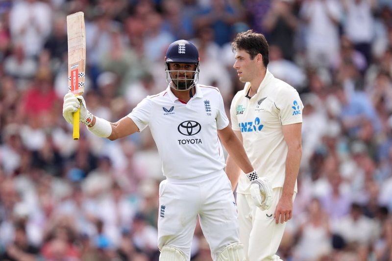 Emilio Gay Highlights Leadership Amidst England's Test Struggles Against New Zealand
