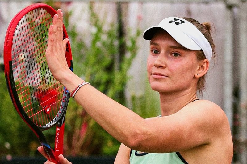 Elena Rybakina busca reduzir diferença para Aryna Sabalenka em estreia no WTA 500