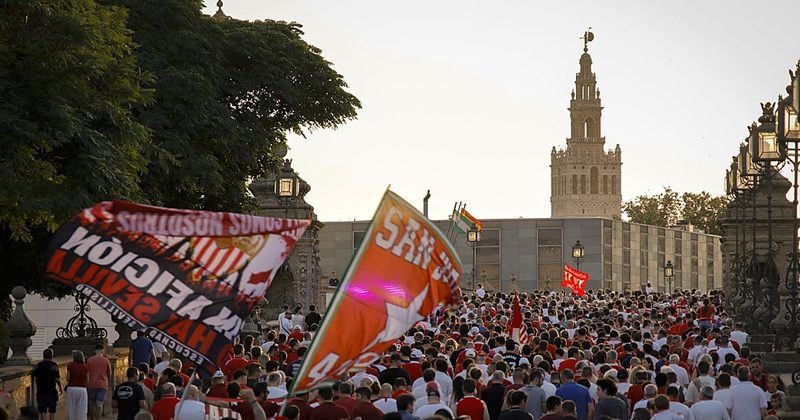 La voz del sevillismo resuena en la Puerta de Jerez: García Barbeito exige cambios urgentes