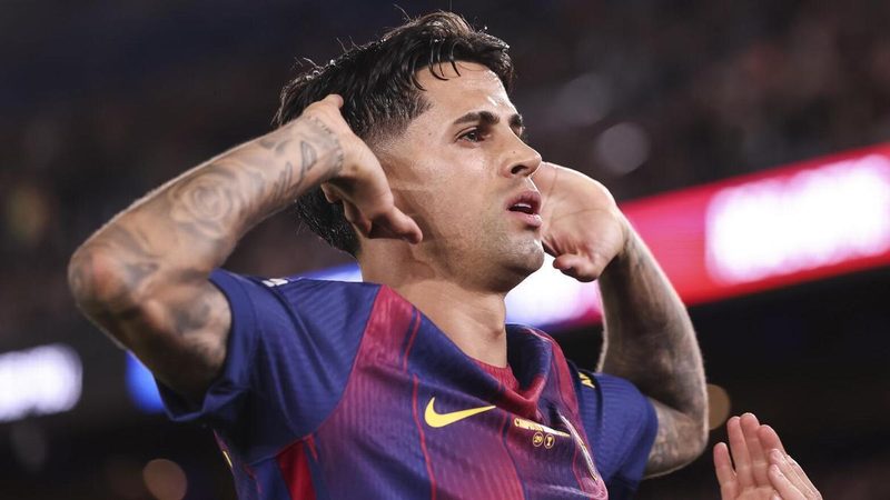El Barça espera por Joao Cancelo mientras explora alternativas en el mercado