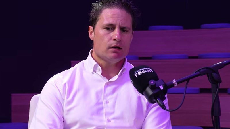 Óscar Mayo destaca el crecimiento y la competitividad del Atlético de Madrid en el fútbol mundial