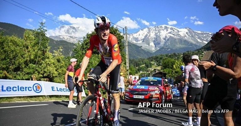 Face à la canicule, des scientifiques recommandent d'adapter le Tour de France