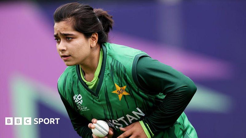 Historic Signing: Fatima Sana Becomes First Pakistani Woman in The Hundred