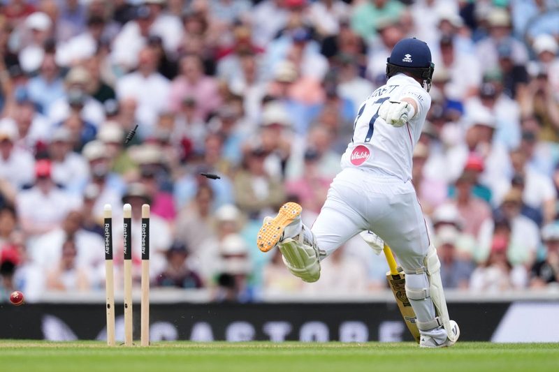 Emilio Gay Overcomes Run-Out Blunder to Propel England in Second Test Against New Zealand