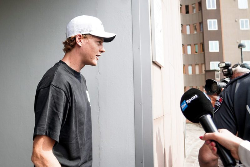 Jannik Sinner e il sensore glicemico: come funziona e le regole di Wimbledon