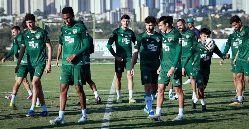 Goiás enfrenta Operário-PR em busca de recuperação na Série B após nova oscilação