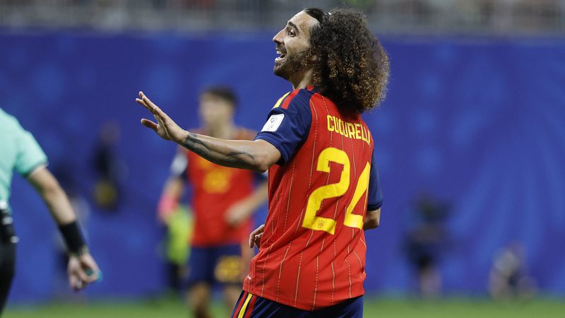 Cucurella celebra su fichaje por el Madrid y se centra en el Mundial: "A ganar el domingo"