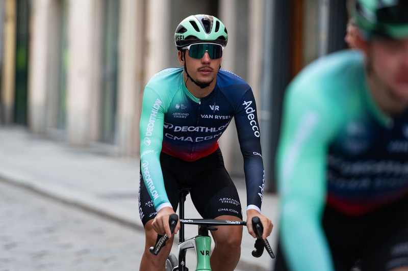 Augé trionfa nella tappa de La Route d’Occitanie, Isidore declassato per scorrettezze