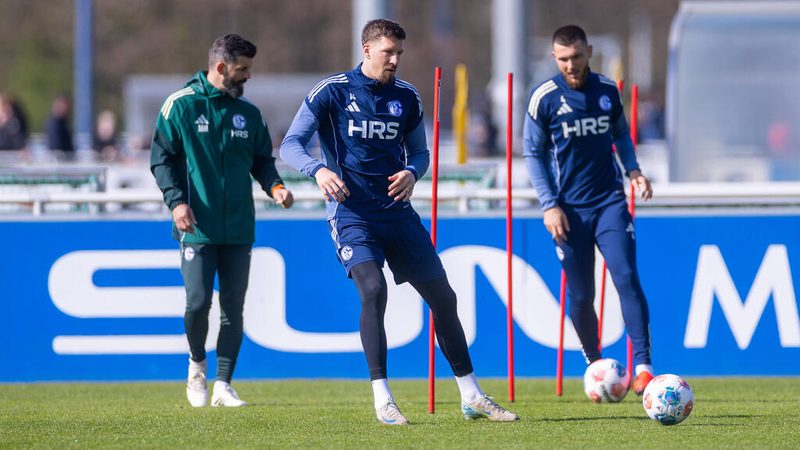 Umdenken beim FC Schalke 04: Janik Bachmann bleibt Teil der Mannschaft