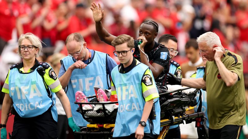 Le Canada perd Ismaël Koné : un sifflet vert et une grave blessure au tibia