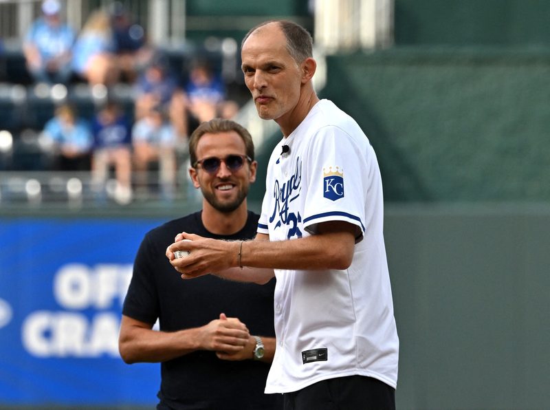 Harry Kane e Thomas Tuchel se aventuram no beisebol em dia de folga