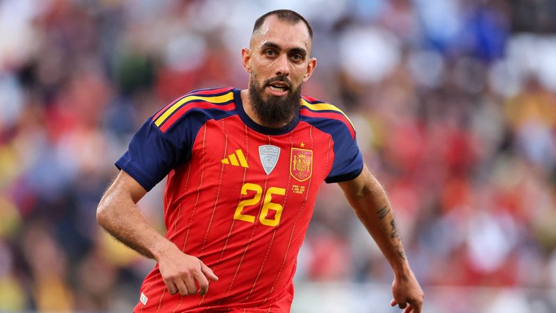 Le Celta Vigo : Borja Iglesias confronté à un moment de solitude devant le centre d'entraînement de la Roja