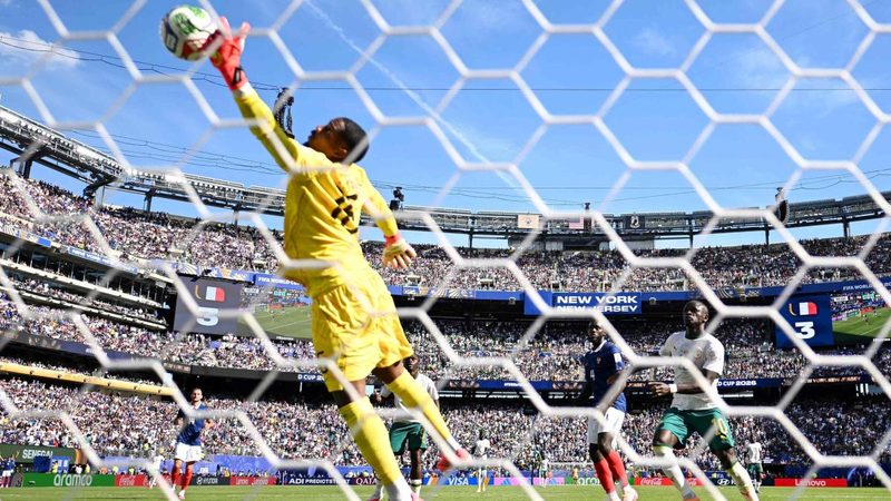 Maignan tra incertezze con il Milan e la Nazionale: un futuro da decifrare