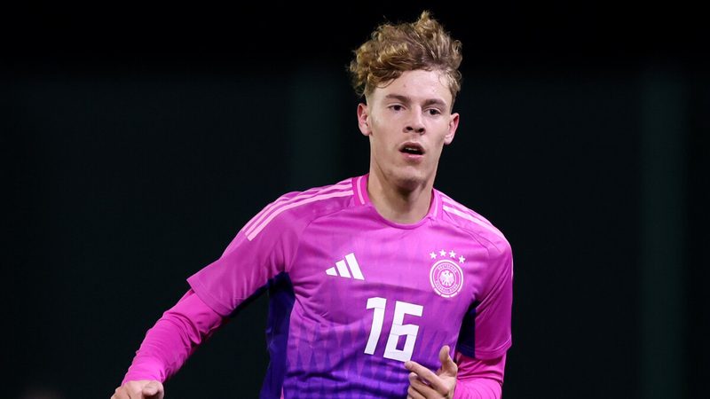 Borussia Mönchengladbach plant Leihe für Niklas Swider nach Vertragsverlängerung