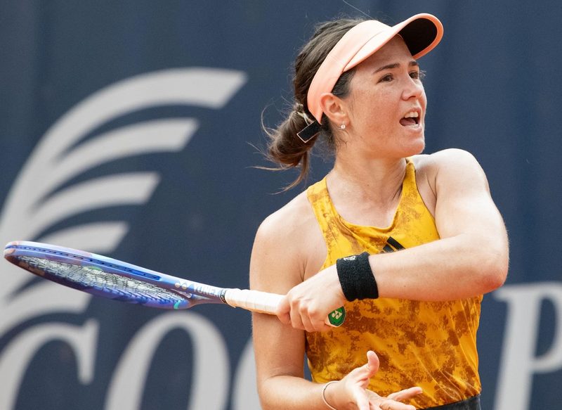 Gabriela Cé avança às quartas na Itália, duplas brasileiras brilham em semifinais