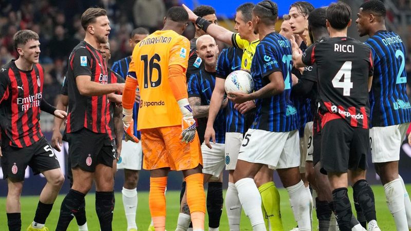 Milano si ribalta: l'Inter cede la 'pazzia' al Milan in un nuovo equilibrio