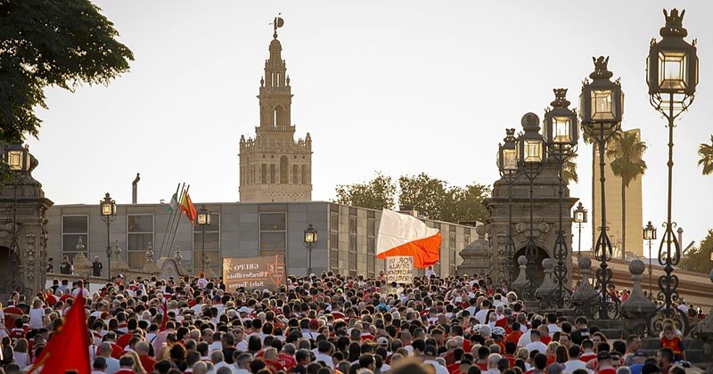 El sevillismo se une en protesta: "Nuestra pasión, vuestro negocio"