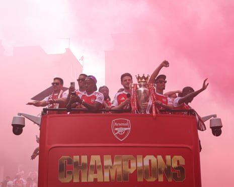 Exciting Premier League Kickoff: Arsenal Hosts Coventry, Liverpool Faces Newcastle