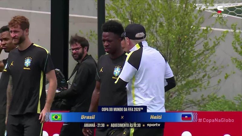 Vinicius Jr. atinge 500 jogos e celebra trajetória de sucesso no futebol