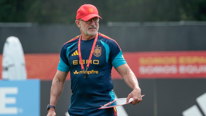 De la Fuente prepara cambios drásticos tras el empate con Cabo Verde
