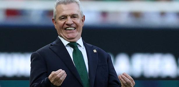 Técnico do México celebra vitória sobre a Coreia e avança na Copa do Mundo