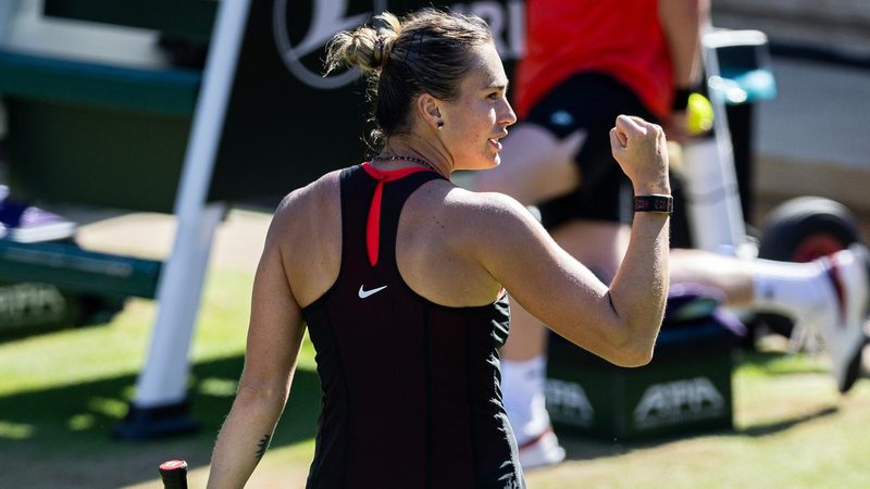 Aryna Sabalenka sichert sich im WTA-Turnier in Berlin das Halbfinale nach dramatischem Spiel