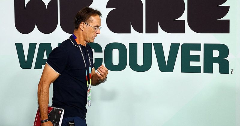 Lopetegui enfrenta una dura goleada en el Mundial tras la expulsión de dos jugadores