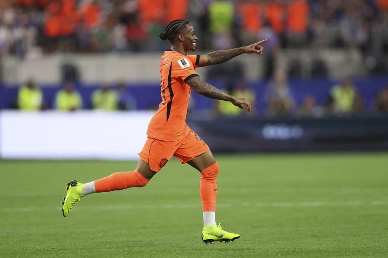 Crysencio Summerville begeistert Oranje mit Robben-inspiriertem Tor gegen Japan