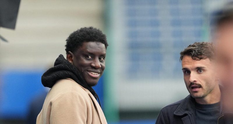 Demba Ba quitte l'USL Dunkerque pour Le Havre, Charles Vanhoutte s'engage avec Feyenoord