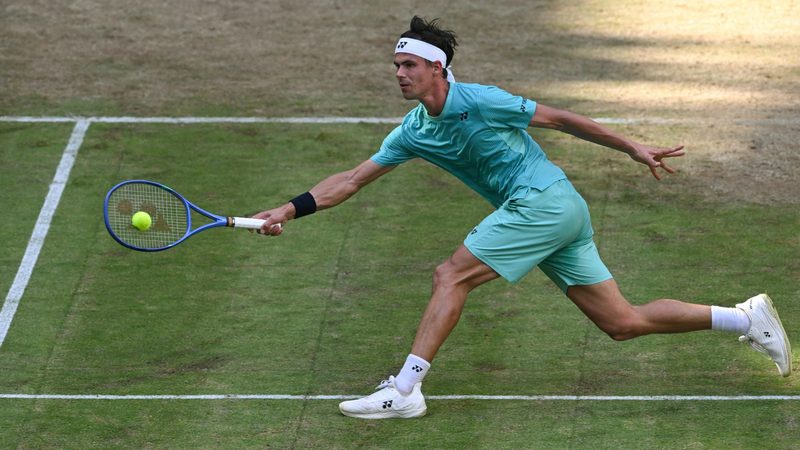 Daniel Altmaier erreicht Halbfinale in Halle nach Sieg über Medwedew