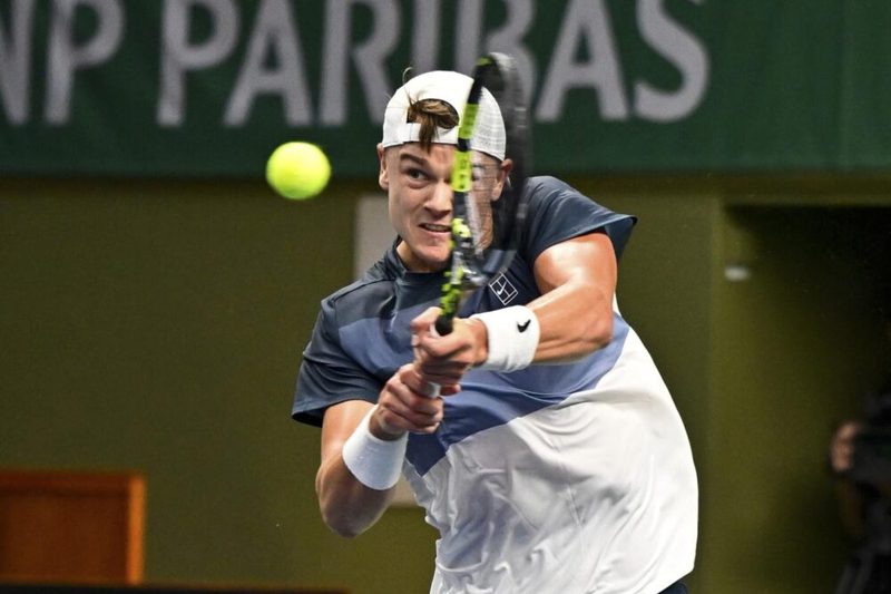 Holger Rune annuncia l'assenza a Wimbledon: una scelta dolorosa ma necessaria