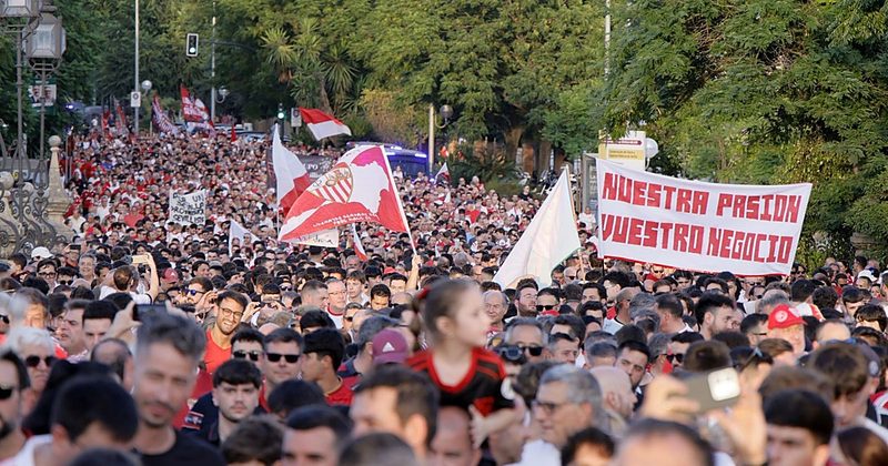 El sevillismo exige cambios urgentes tras masiva protesta en las calles