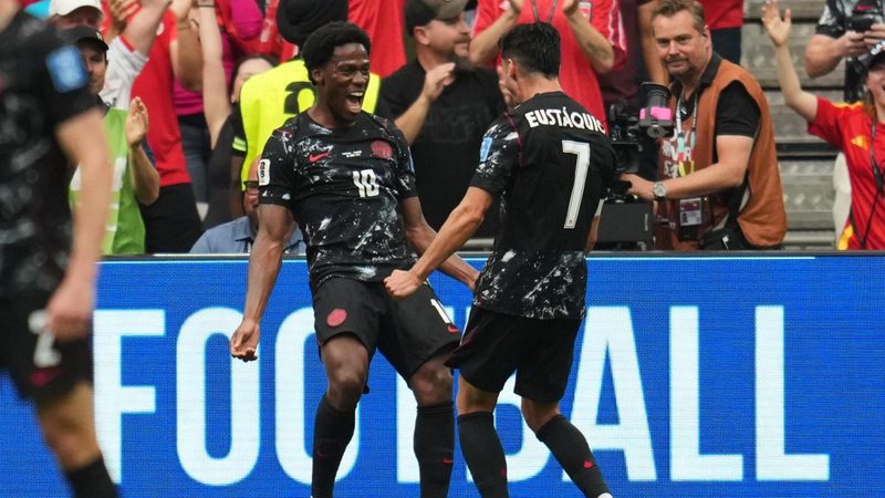 Canada domina il Qatar: tripletta di David e espulsioni rovinano i qatarioti