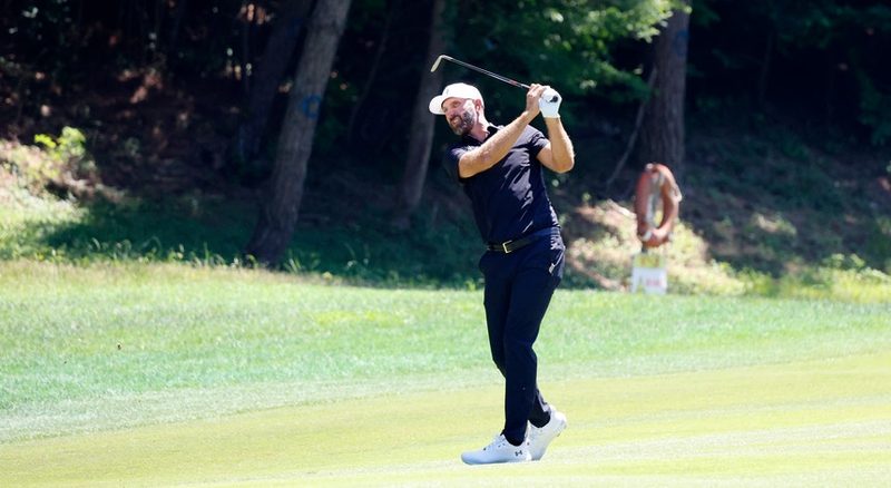 Dustin Johnson se aproxima de Wyndham Clark no US Open após primeira rodada