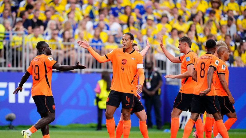 Les Pays-Bas surclassent la Suède (5-1) et s'ouvrent les portes des seizièmes de finale