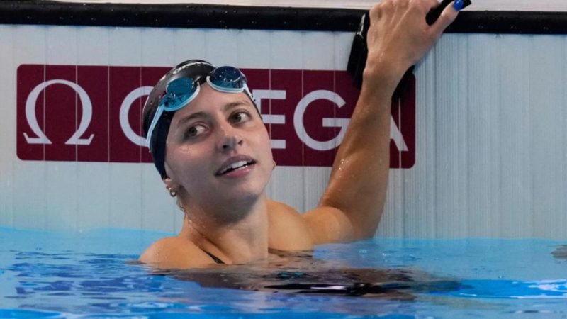 Kate Douglass establece un nuevo récord mundial en los 50 libre con 23.59