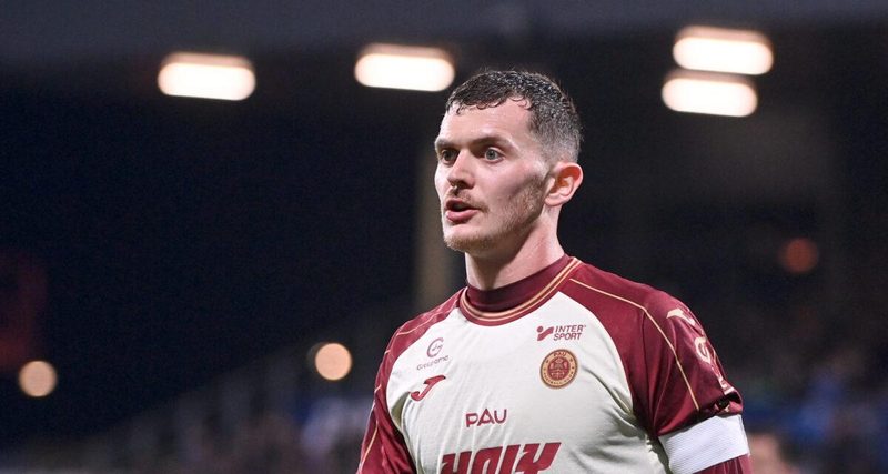 Le Pau FC annonce six départs, Grenoble recrute Jules Mouton de l'ASSE