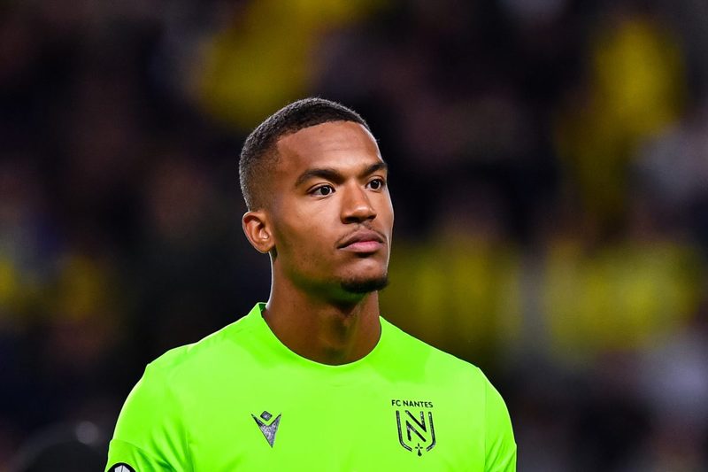 Le Panathinaïkos recrute Iñaki Peña, l'avenir d'Alban Lafont en péril