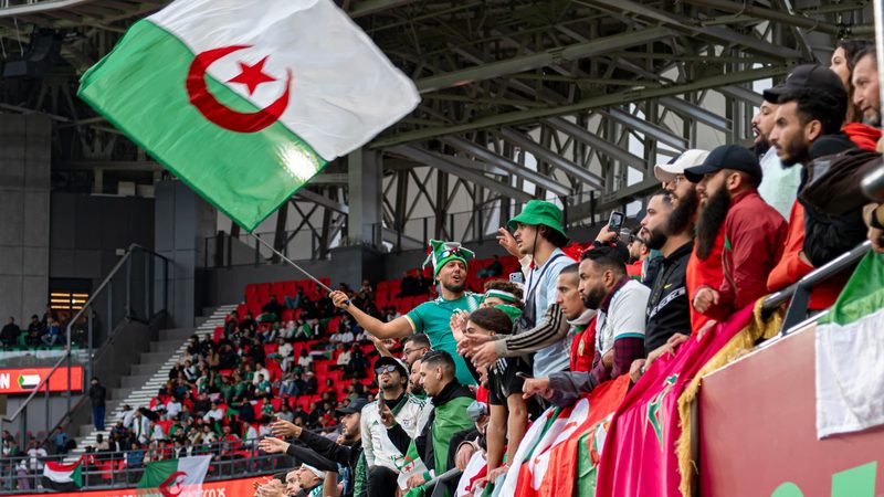 L'Algérie triomphe, mais une violente bagarre éclate entre supporters à Doha