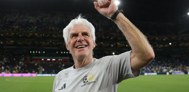 Hugo Broos celebra classificação histórica da África do Sul na Copa do Mundo