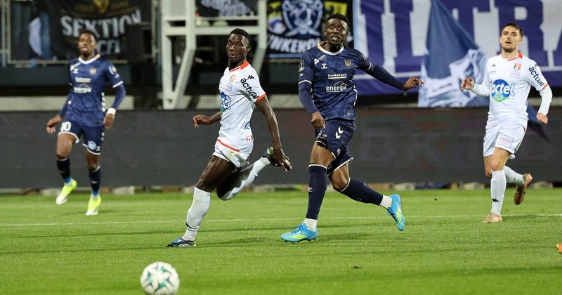 Le Stade Lavallois recrute Aboubakary Kanté, un attaquant expérimenté