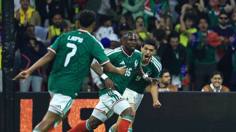 Le Mexique s'impose 2-0 face à l'Équateur et file en huitièmes de finale
