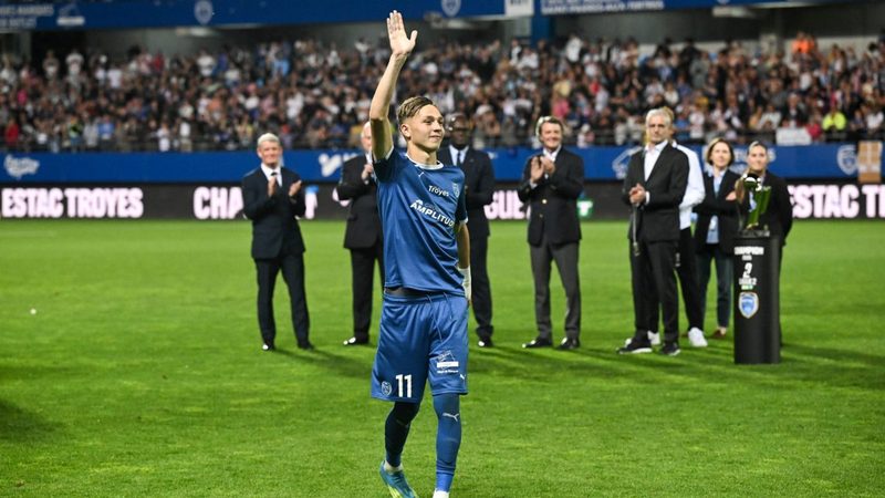 L'AS Monaco officialise le prêt de Mathys DETOURBET en provenance de Troyes