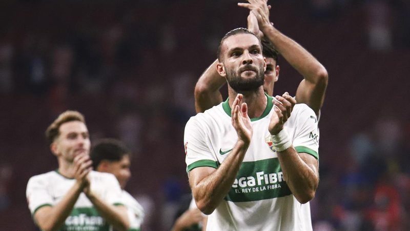 Léo Petrot concluye su etapa en Elche y se une al Anderlecht belga
