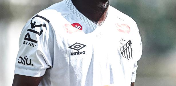 Cuca convoca 11 jogadores da base e observa lateral angolano no Santos
