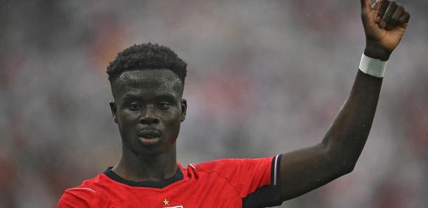 Saka é titular na Inglaterra para duelo decisivo contra o México